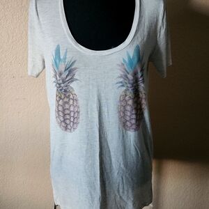 VS Pink Women's T shirt Small